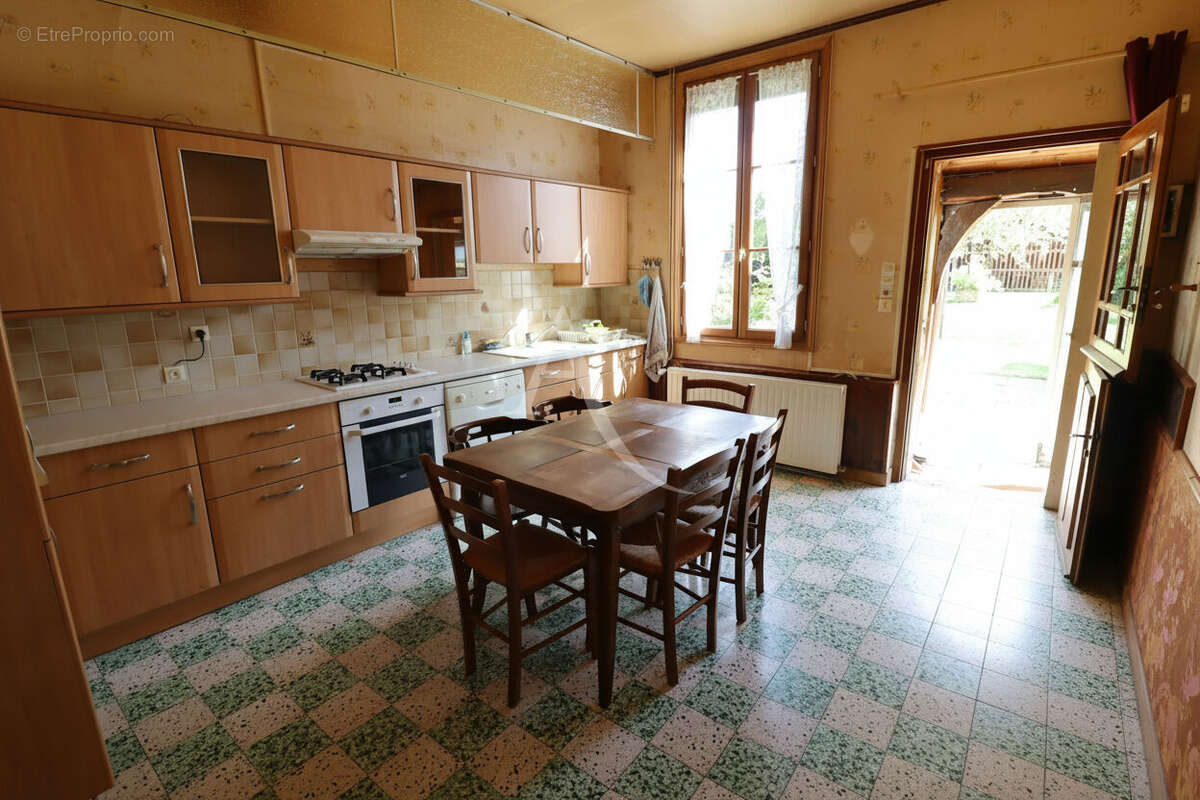 Maison à LA HAYE-MALHERBE