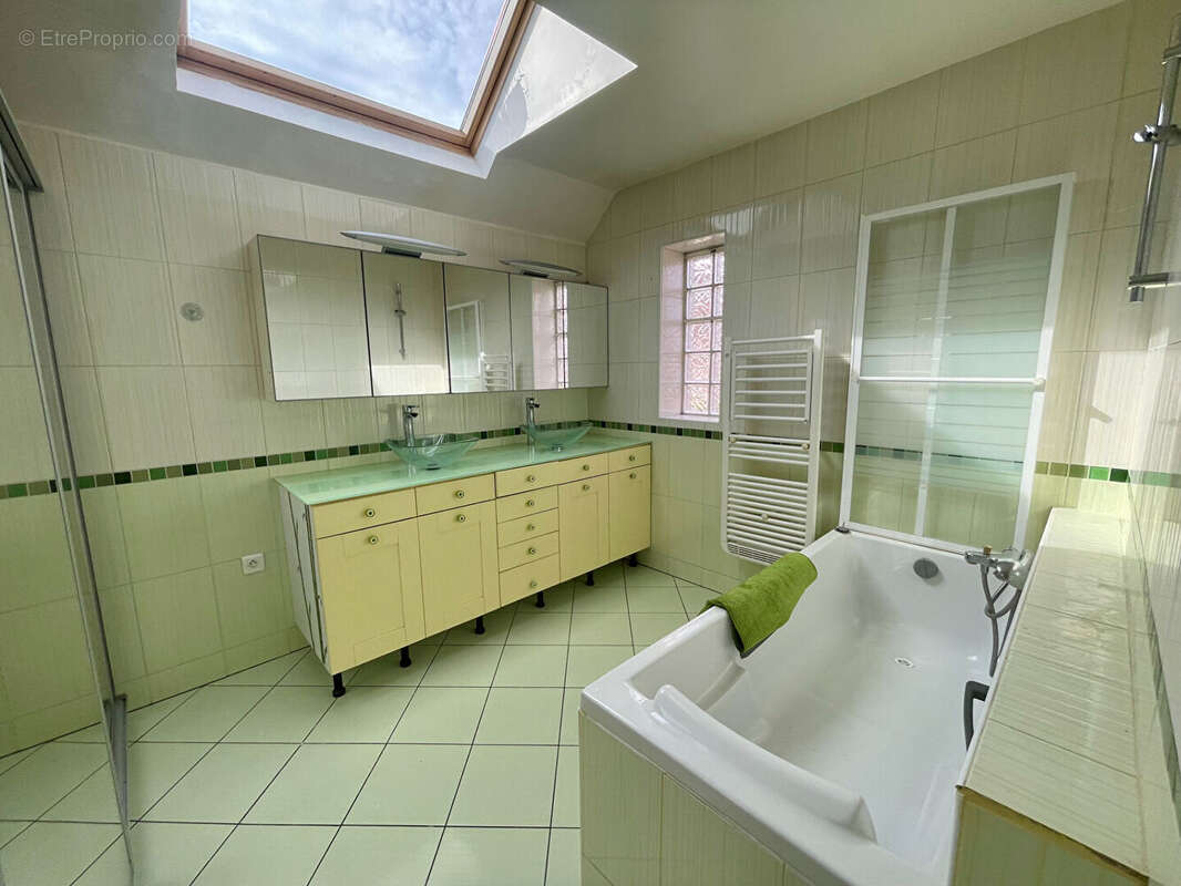 Maison à SARTROUVILLE