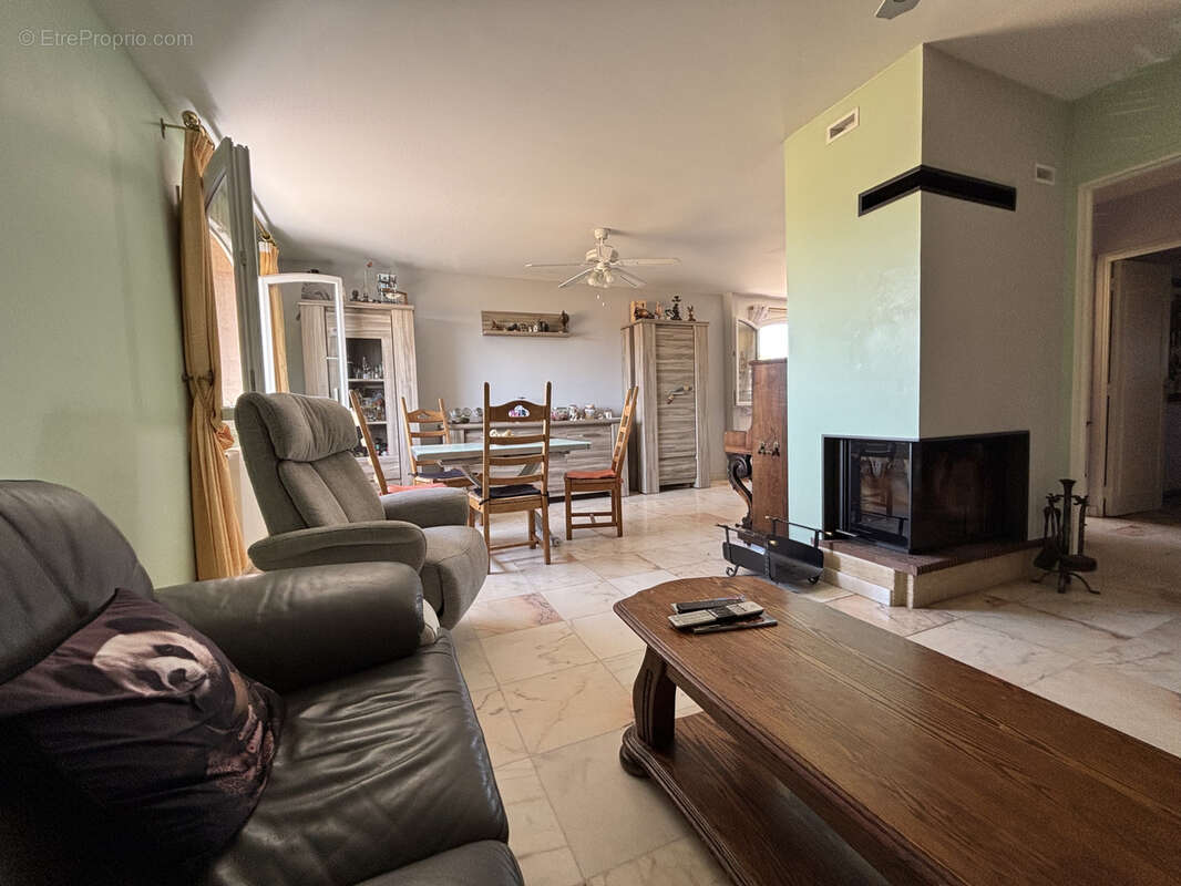 Vente maison ancienne - 3 chambres - terrain 2400m2 - les martres d'artiere 295 000 € - photo 3