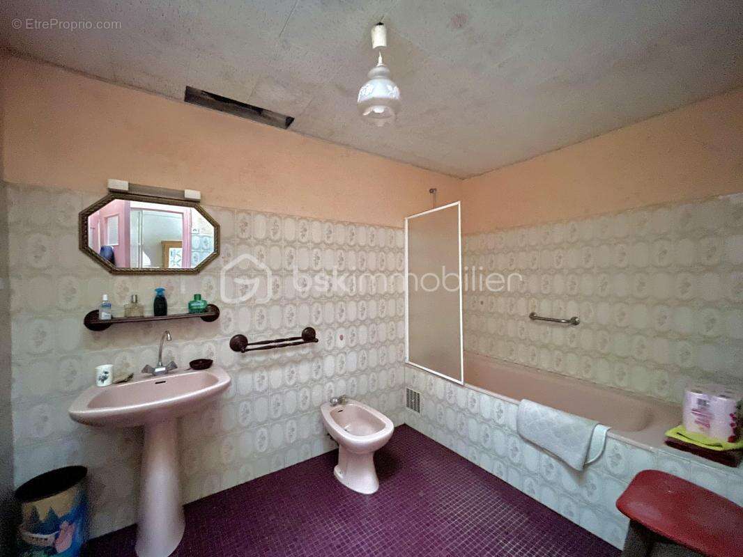 Maison en pierre – beau potentiel dans un hameau de caractère - photo 8