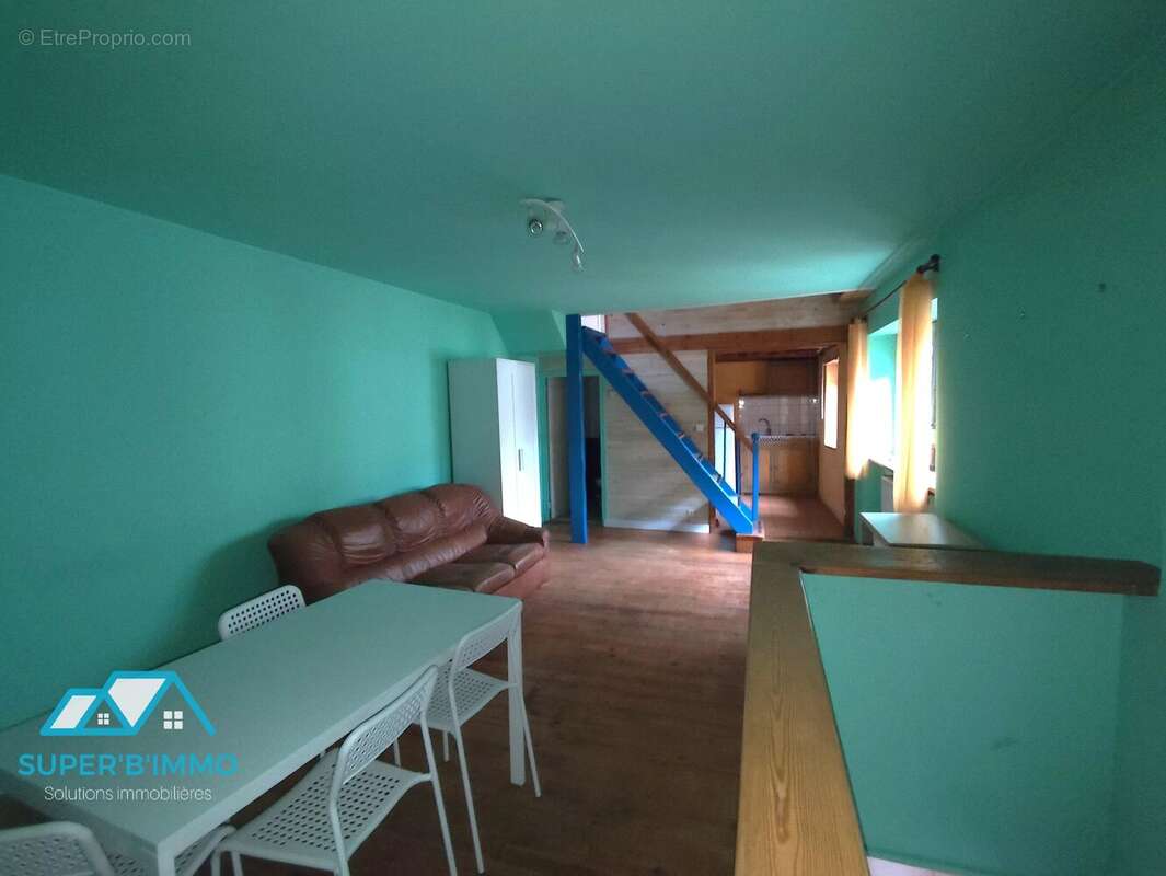 Appartement à SIAUGUES-SAINTE-MARIE