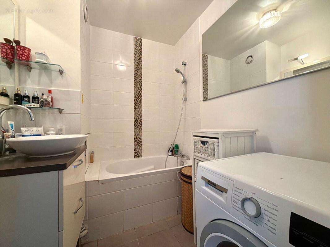 Appartement à CHARENTON-LE-PONT