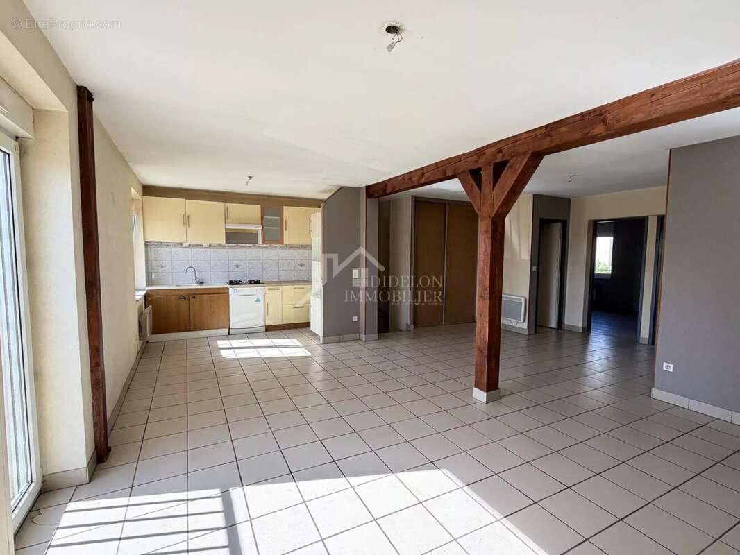 Maison 4 pièces - 73 m² - jardinet - photo 2