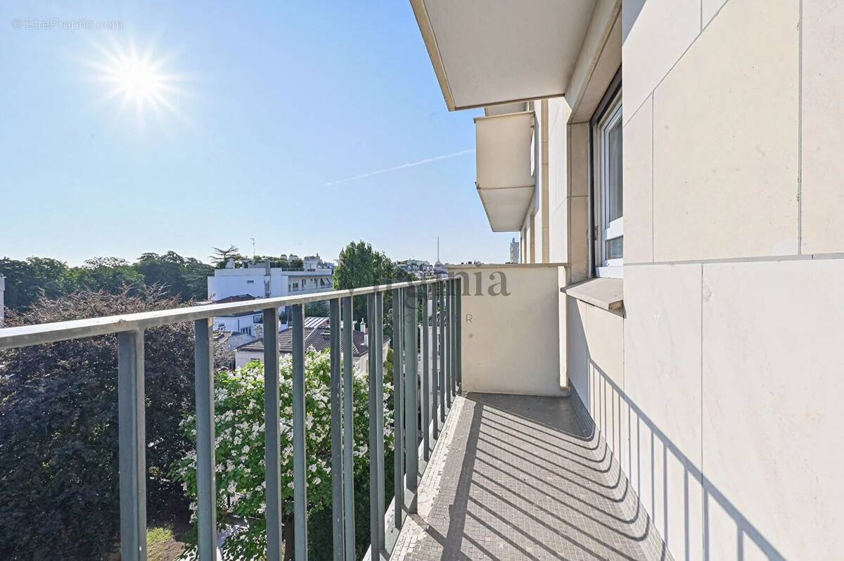 Appartement à CHARENTON-LE-PONT