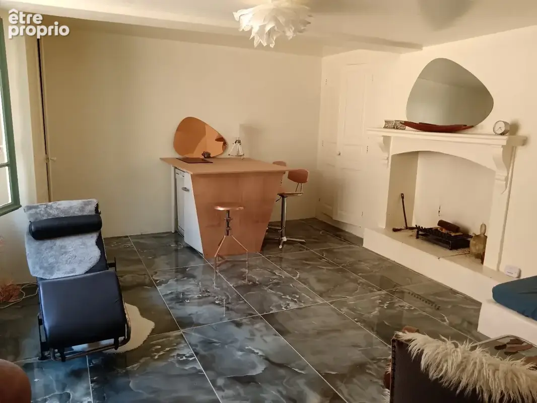 CREISSAN  Maison de village en pierre  3 chambres  73 m²  70 000  - photo 4