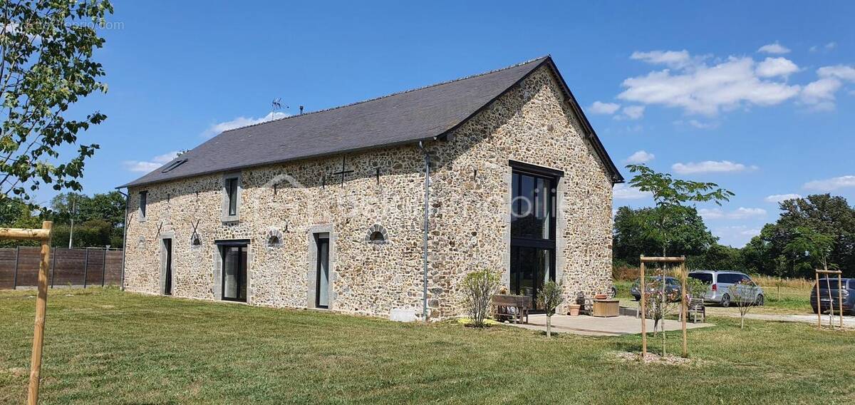 Maison à LE GENEST-SAINT-ISLE