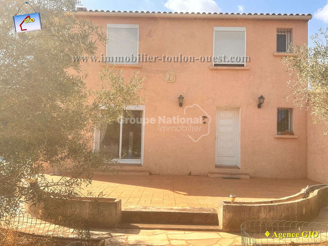 La crau - villa t6 de 118 m² - piscine -  garage - terrain de 600 m² - photo 2