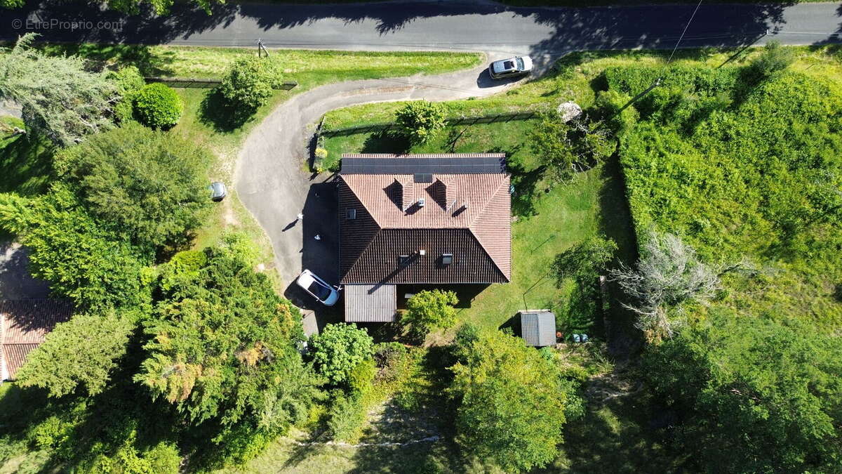 Maison de caractère : le calme de la campagne à 5 minutes des commodités. - photo 4