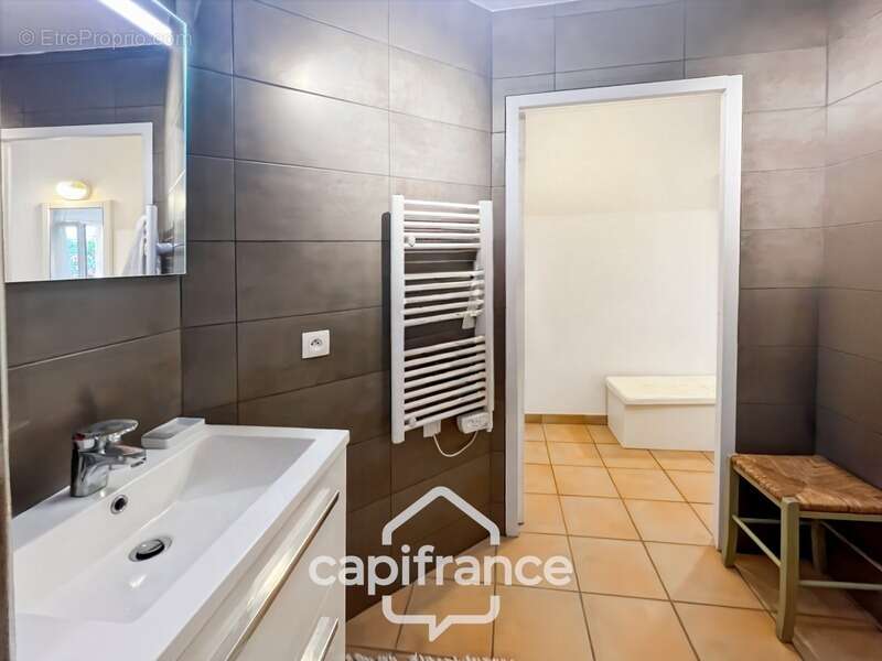 Appartement à MALLEMORT