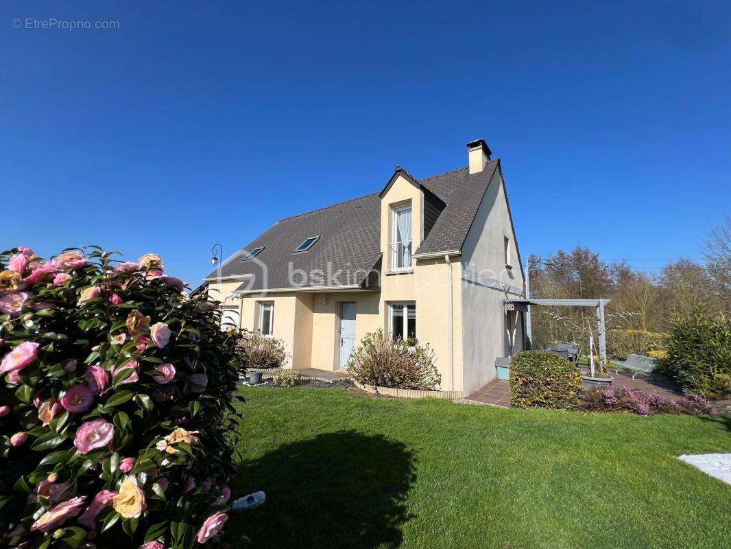 Maison à SAINT-GEORGES-DE-REINTEMBAULT