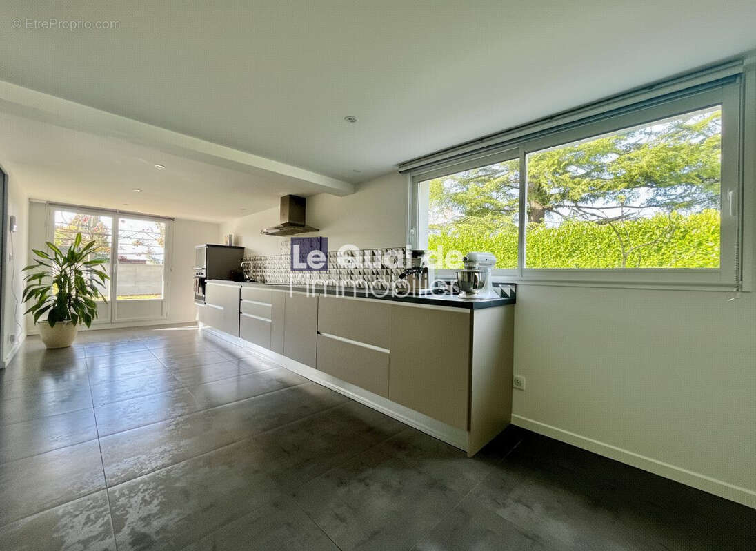 Maison 163 m² à Saint-Marcellin  - photo 4