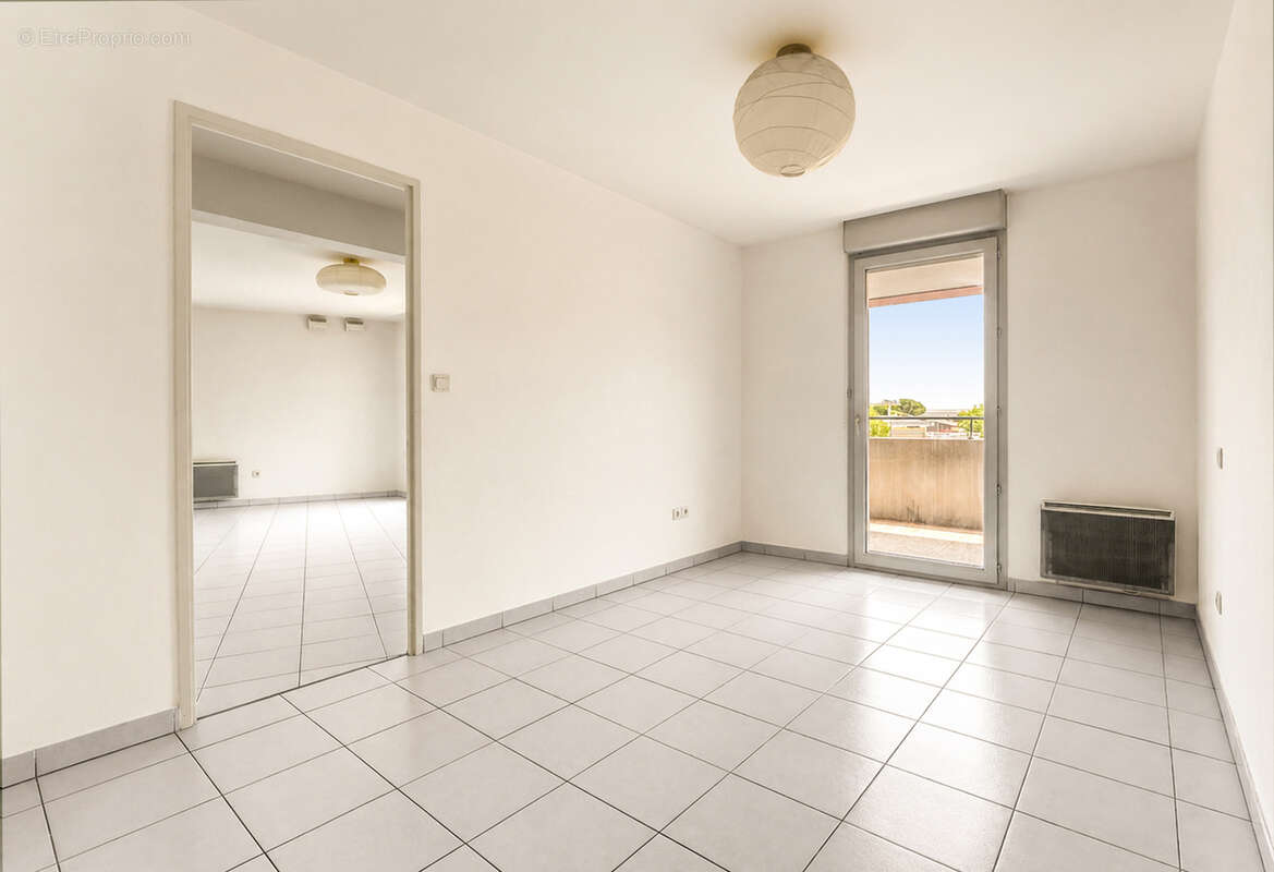 En exclusivité ! Appartement T3 de 68 m2 situé au 1er étage, dans le quartier recherché de Croix-Daurade. - photo 9