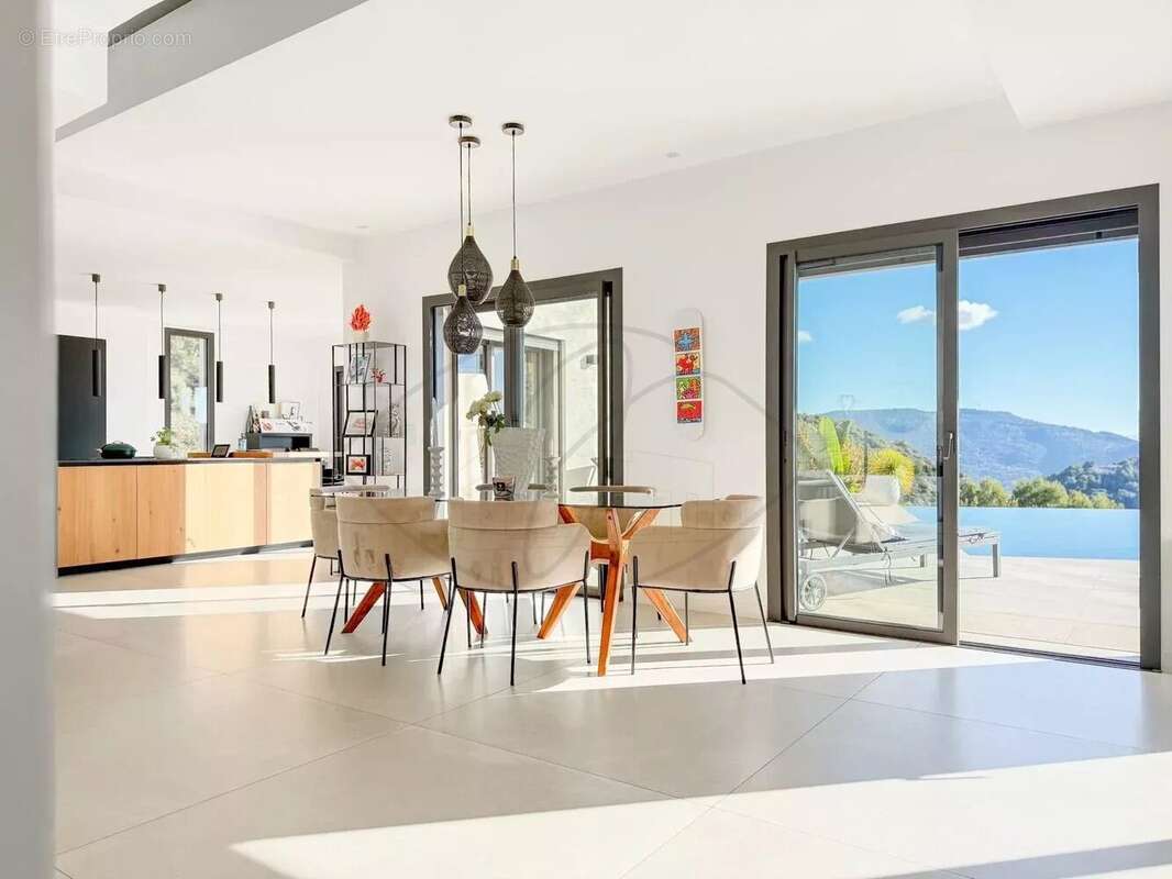 Appartement à FALICON