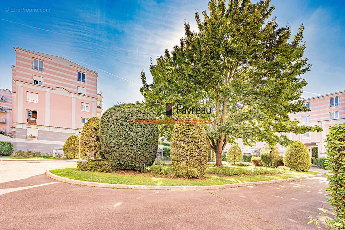 Appartement à L&#039;HAY-LES-ROSES