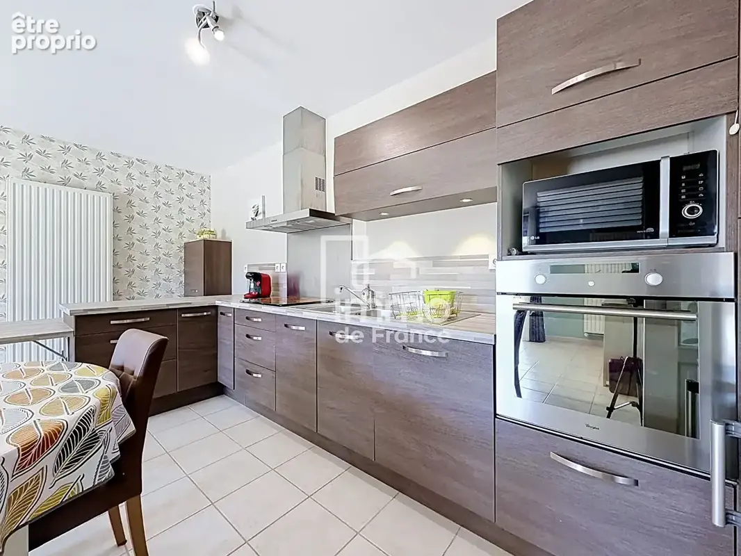 Appartement Oyonnax 3 pièce(s) 67,30m2 - photo 4