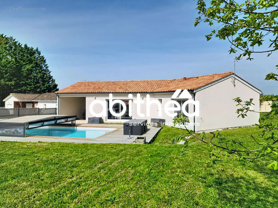 Maison à CLAM