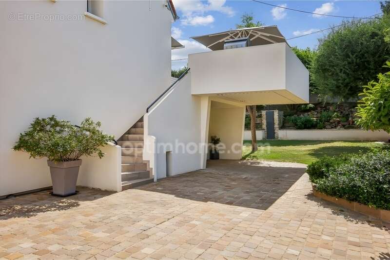 Maison à VERNEUIL-SUR-SEINE
