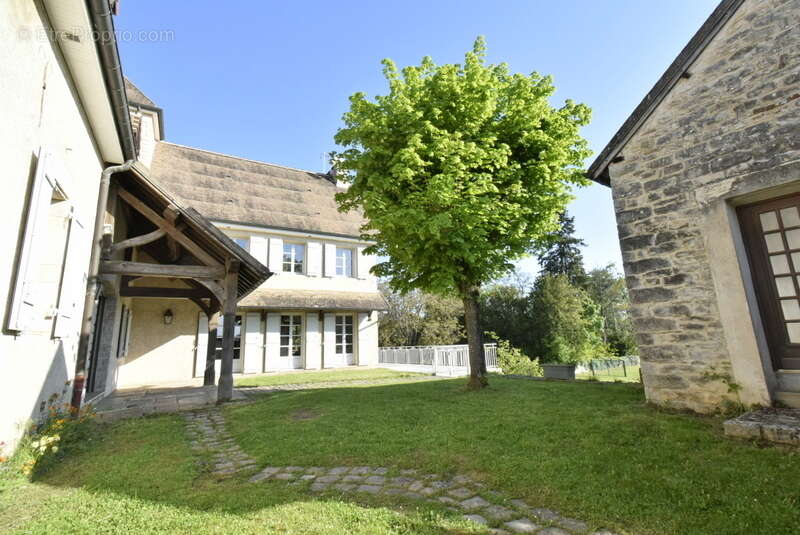 n°3 - Maison à MERCUREY