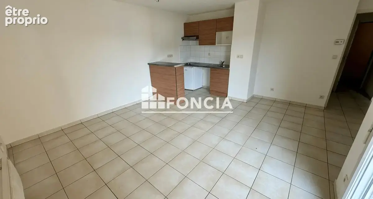 Beau t2 de 43 m2 avec bamlcon parking vendu libre d occupation - photo 2