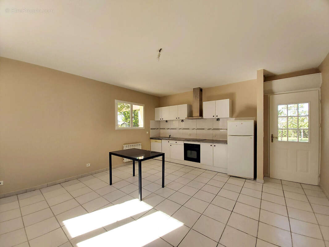 Villa familiale avec piscine et appartement indépendant à vendre à Clarensac ? 145 m² sur 2500 m² de terrain - photo 16