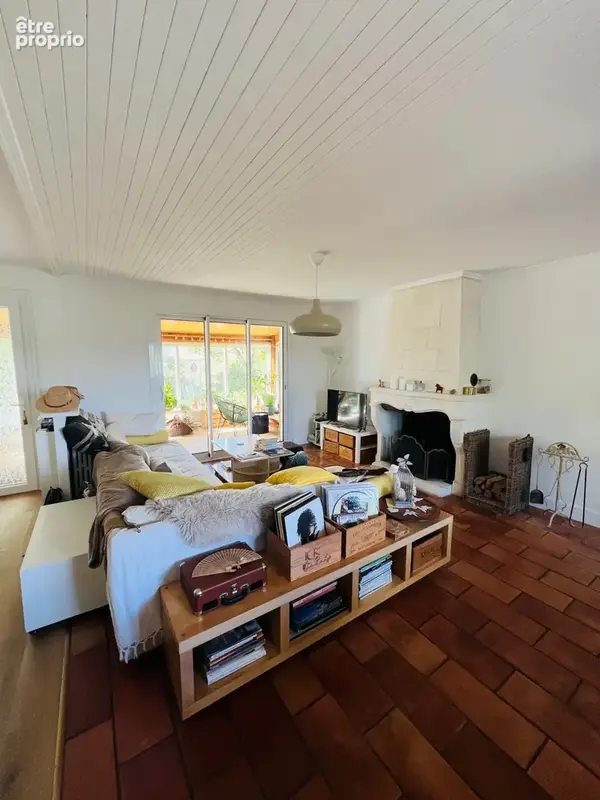 Maison familiale de plain-pied avec jardin, véranda et prestations récentes - photo 9