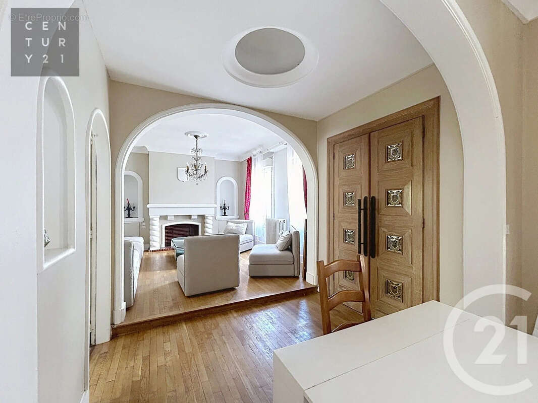 Maison 331 m² à Troyes  - photo 9