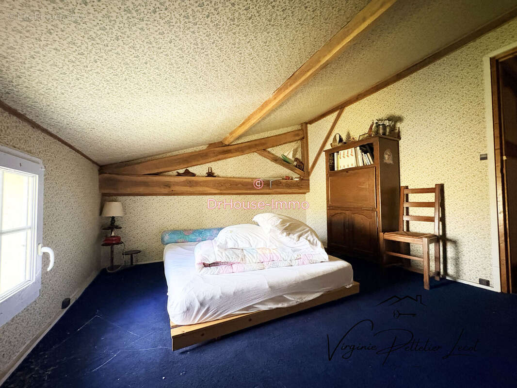 Maison 135 m² à Le Poire-Sur-Velluire  - photo 35