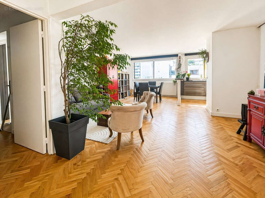 Appartement à PARIS-18E