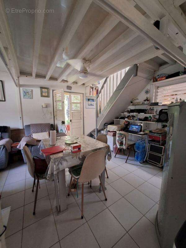 Maison à RIVIERE-PILOTE