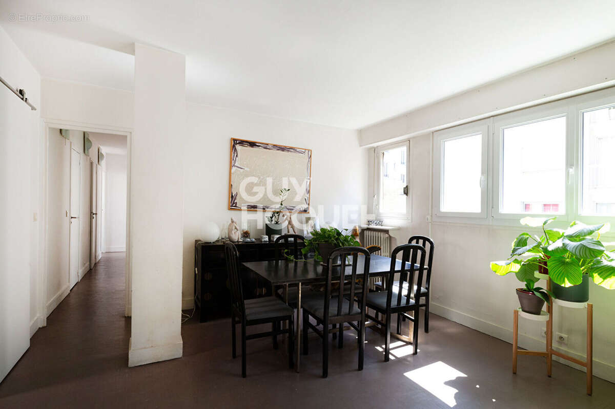 Appartement à PARIS-15E