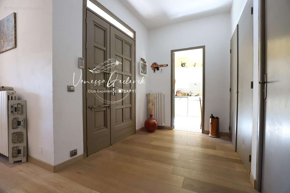 Photo 4 - Maison à LE VAL-SAINT-GERMAIN