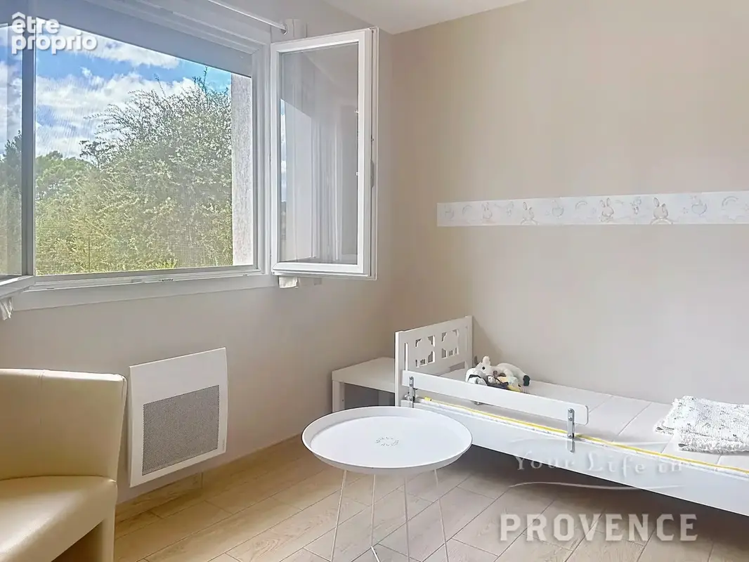 Villa de plain-pied avec piscine , Calme et à proximité du village - photo 10