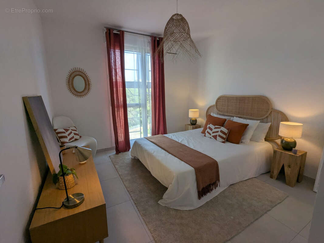 Appartement à SAINT-LAURENT-DU-VAR