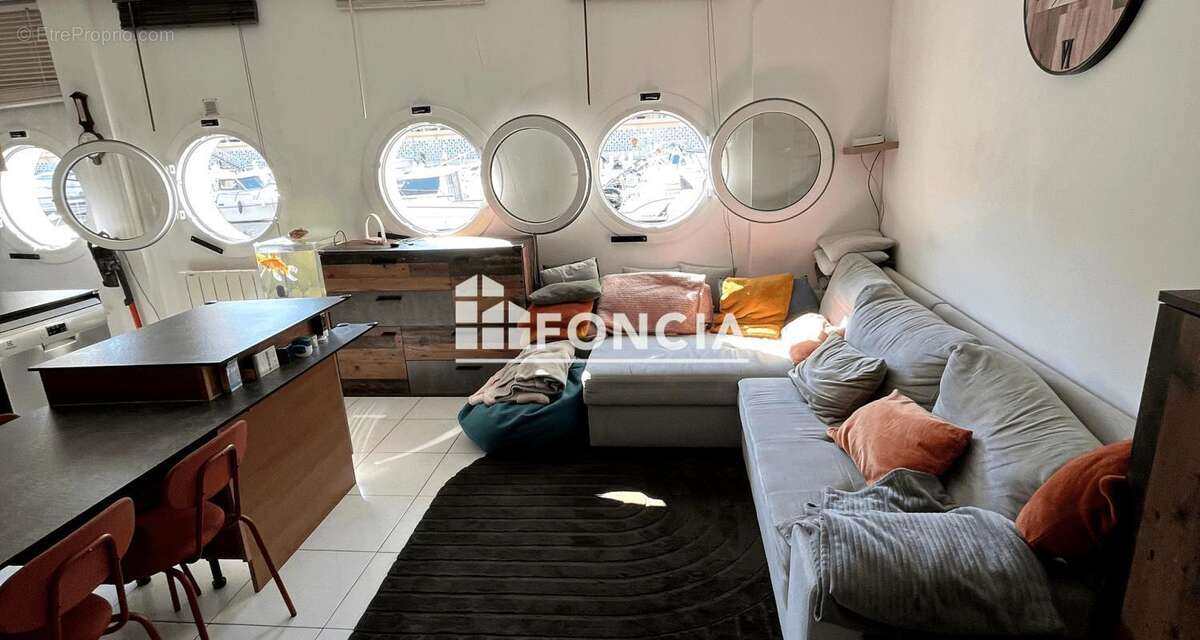 Appartement à MANDELIEU-LA-NAPOULE