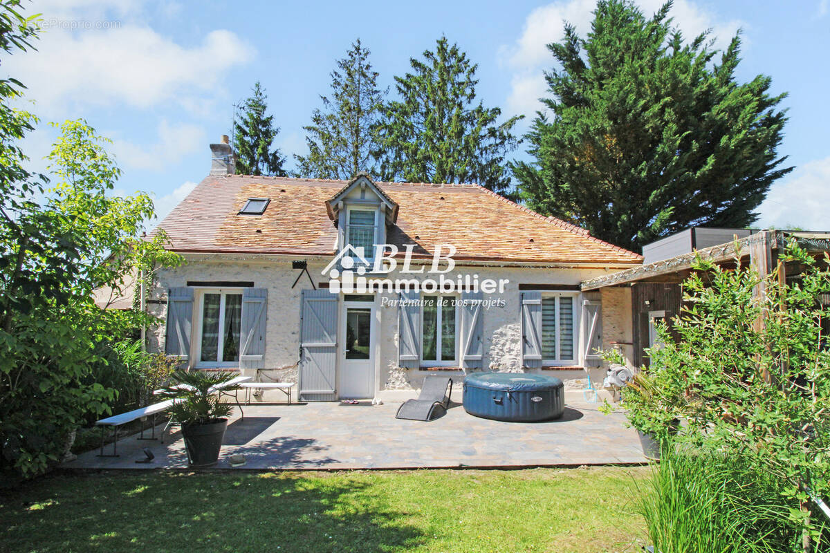 Maison à SAINT-ARNOULT-EN-YVELINES