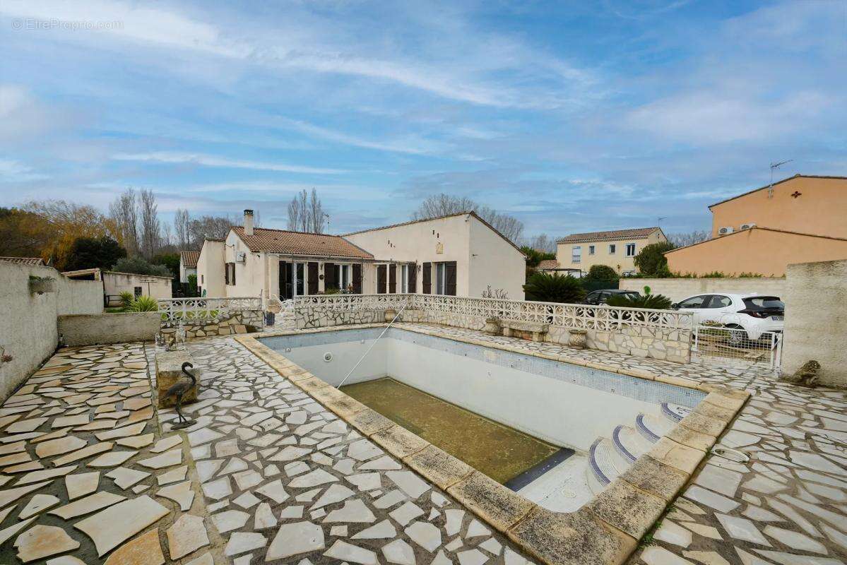 Maison à JONQUIERES-SAINT-VINCENT