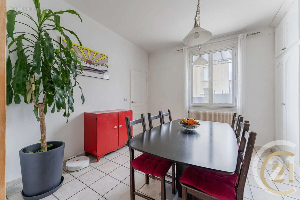 Maison à VILLEURBANNE