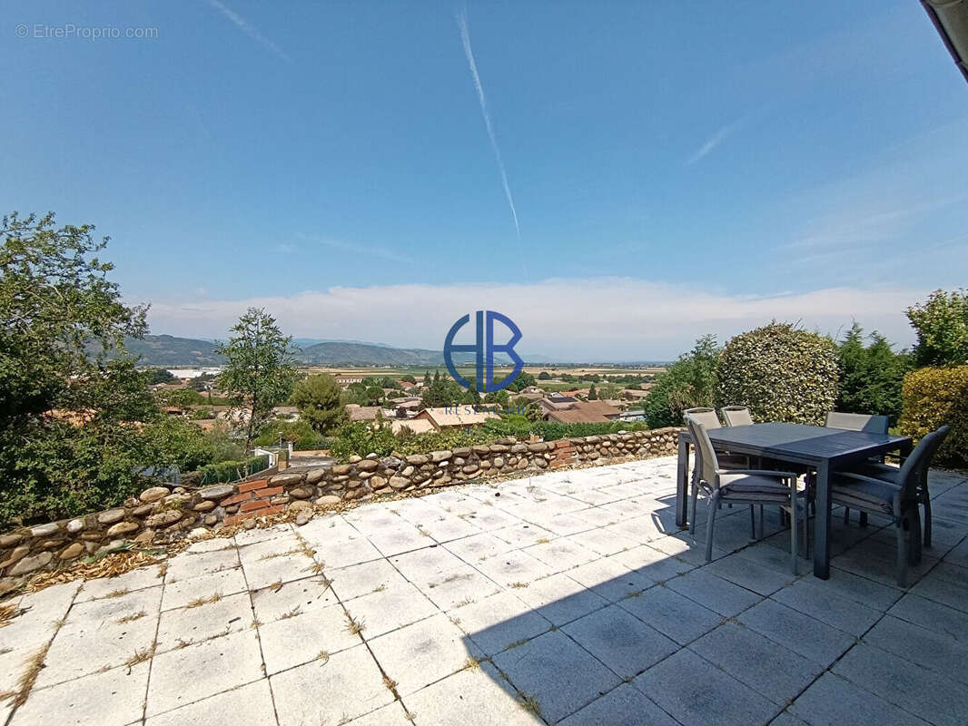 À Villa avec piscine et vue panoramique à Beausemblant - photo 10
