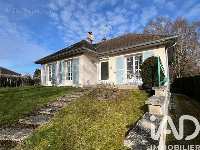 Photo 1 - Maison à SAINT-JULIEN-LES-VILLAS