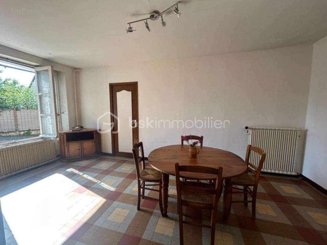 Maison à LONGNY-AU-PERCHE