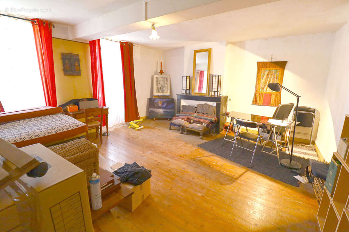 Maison à AIGRE