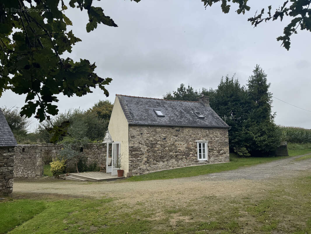 Maison à TREGARANTEC