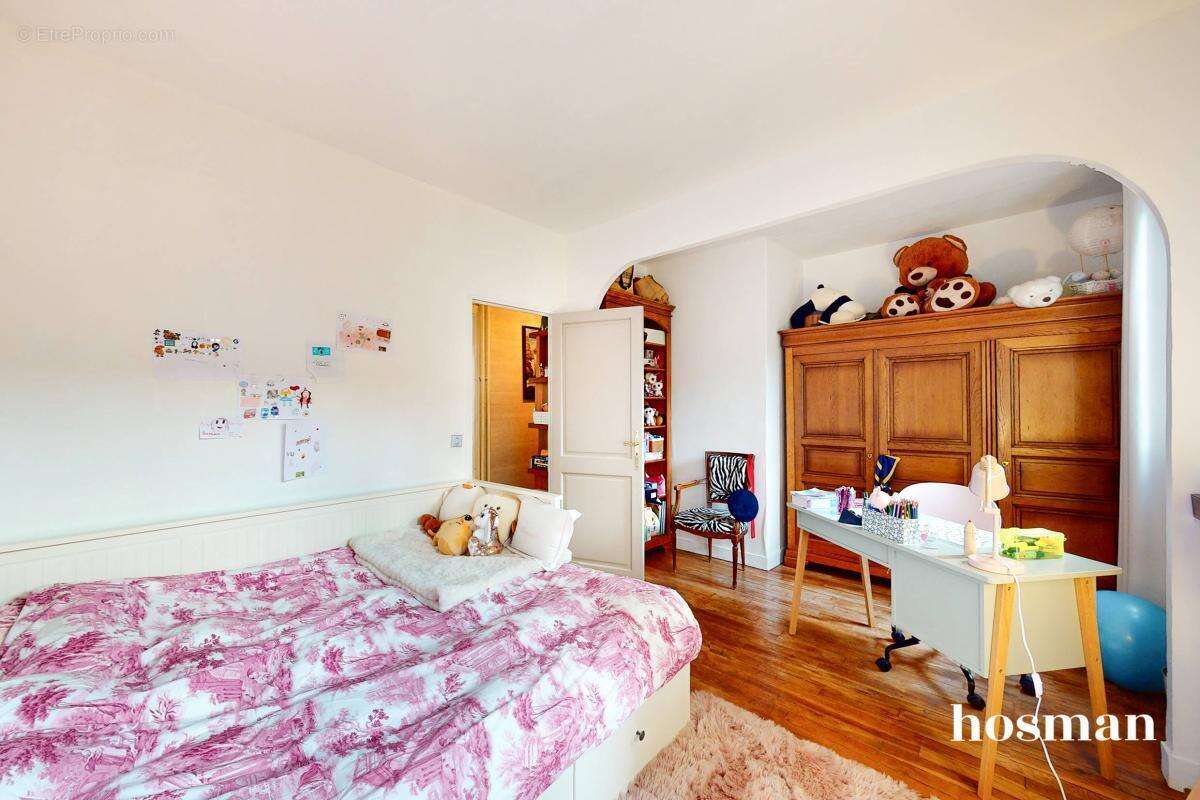 Appartement à COURBEVOIE