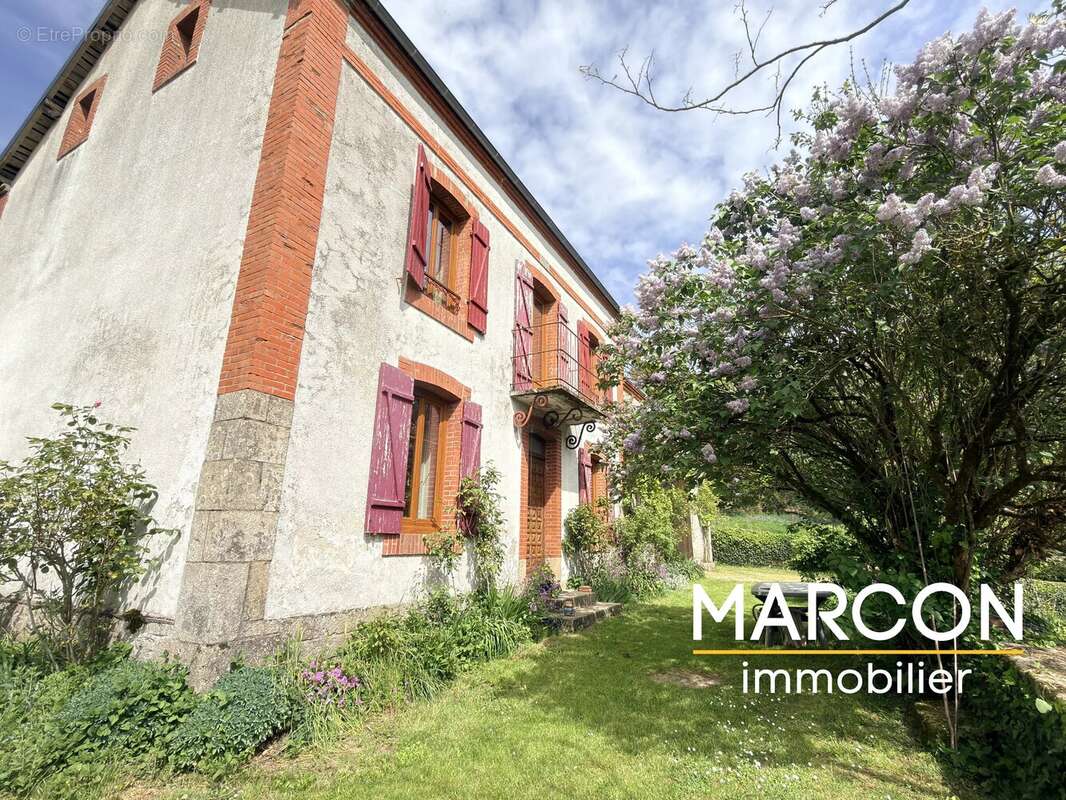 Maison à CHAMPSANGLARD