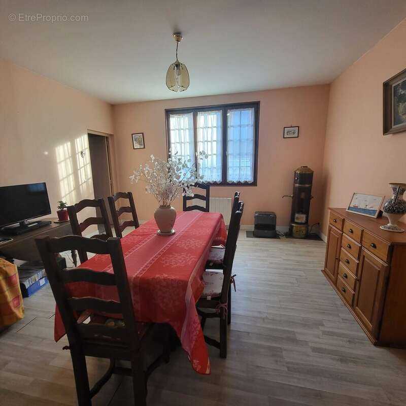 Maison à ETREPAGNY