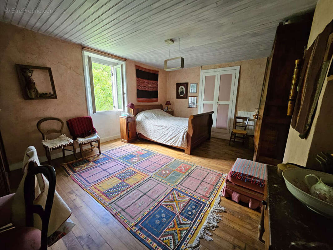 Maison à CUBJAC