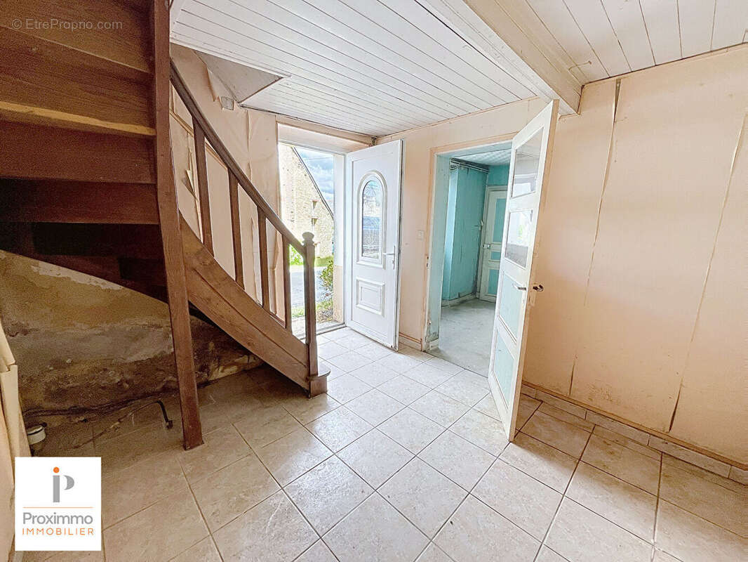 Maison à MESSAC