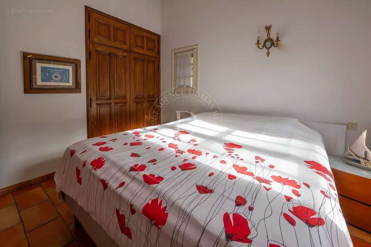 Maison à PUGET-THENIERS