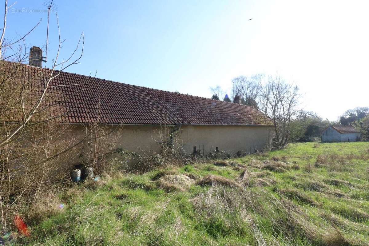 Maison à LA GUERCHE-SUR-L&#039;AUBOIS