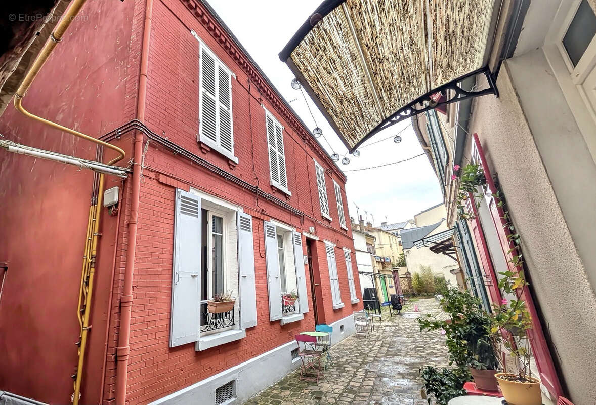 Appartement à NANTERRE